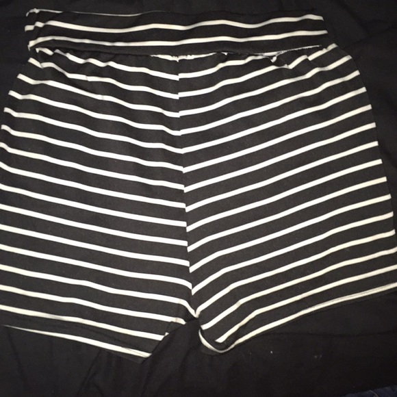 Romacci shorts size M - Picture 2 of 2